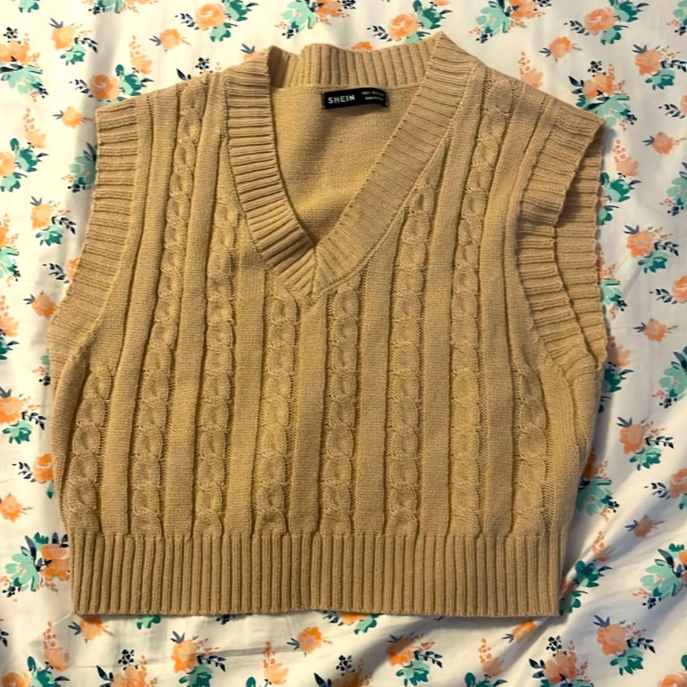 NWOT Cute little top from shein